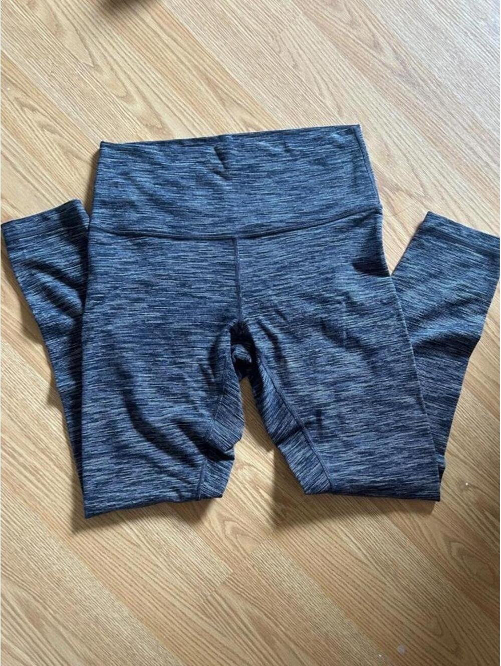 Lululemon Women's Grey and Black Legging